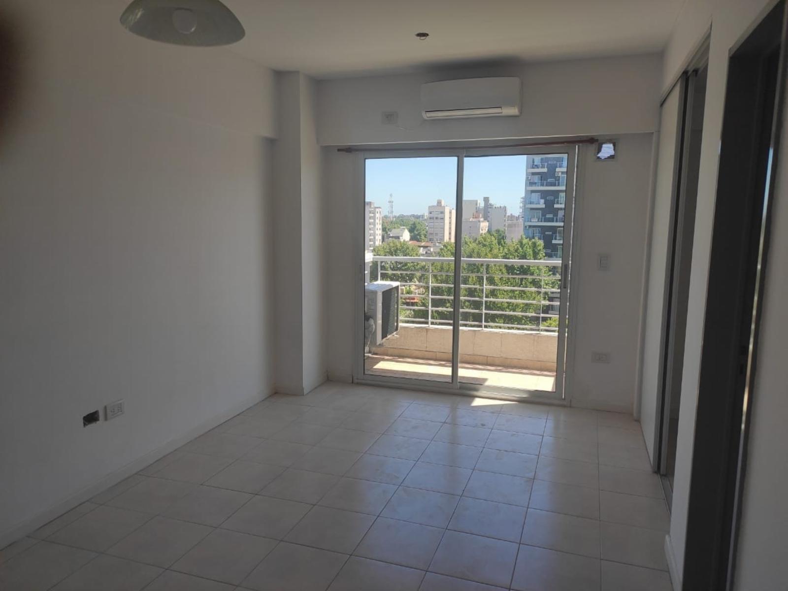 1 AMBIENTE LUNINOSO CON BALCON COCINA INDEPENDIENTE PLACARD