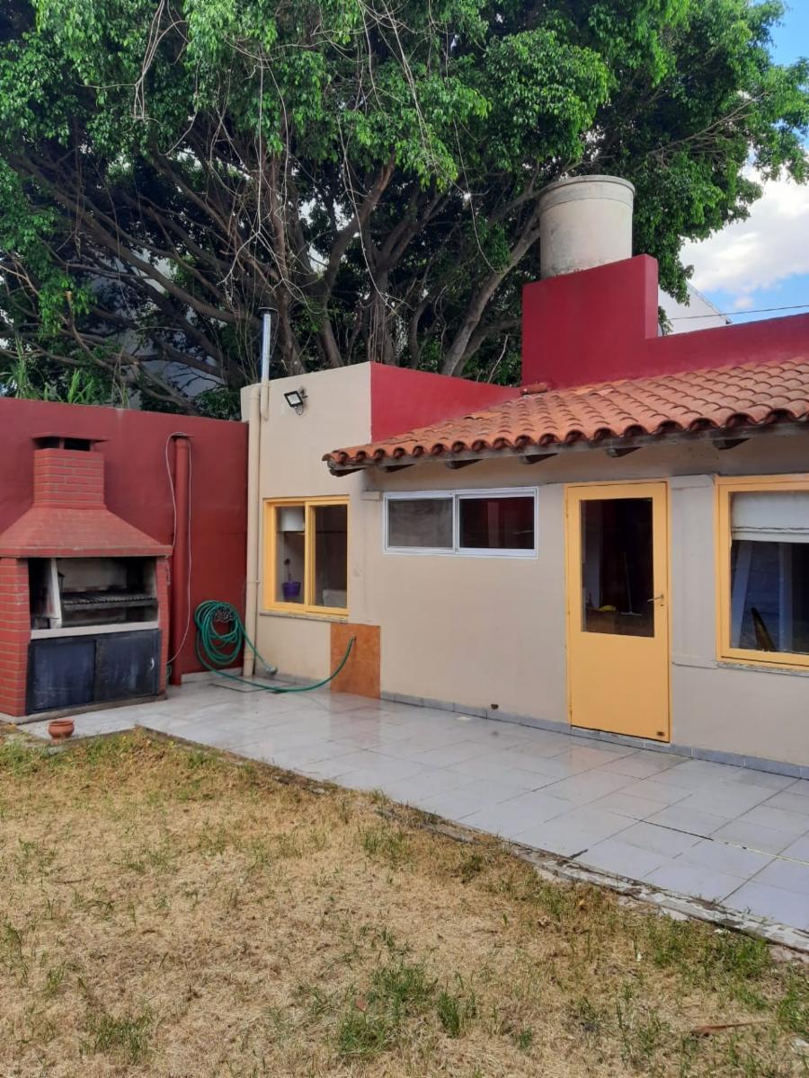 3 ambientes con jardin garage para 2 autos PH nuevo