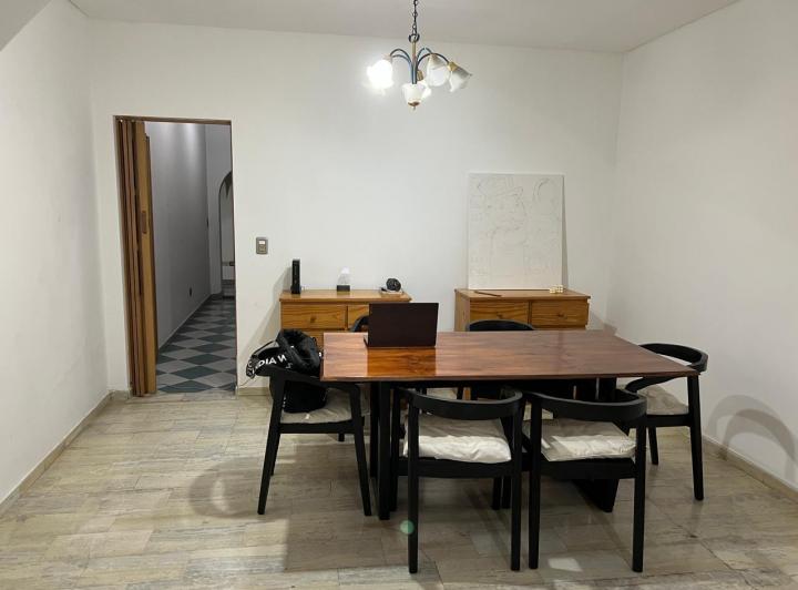 Hermosa Casa Sobre Lote de 50 m de Fondo 4 Ambientes Garage Excel Ubicacon, Gba Oeste - Zonaprop