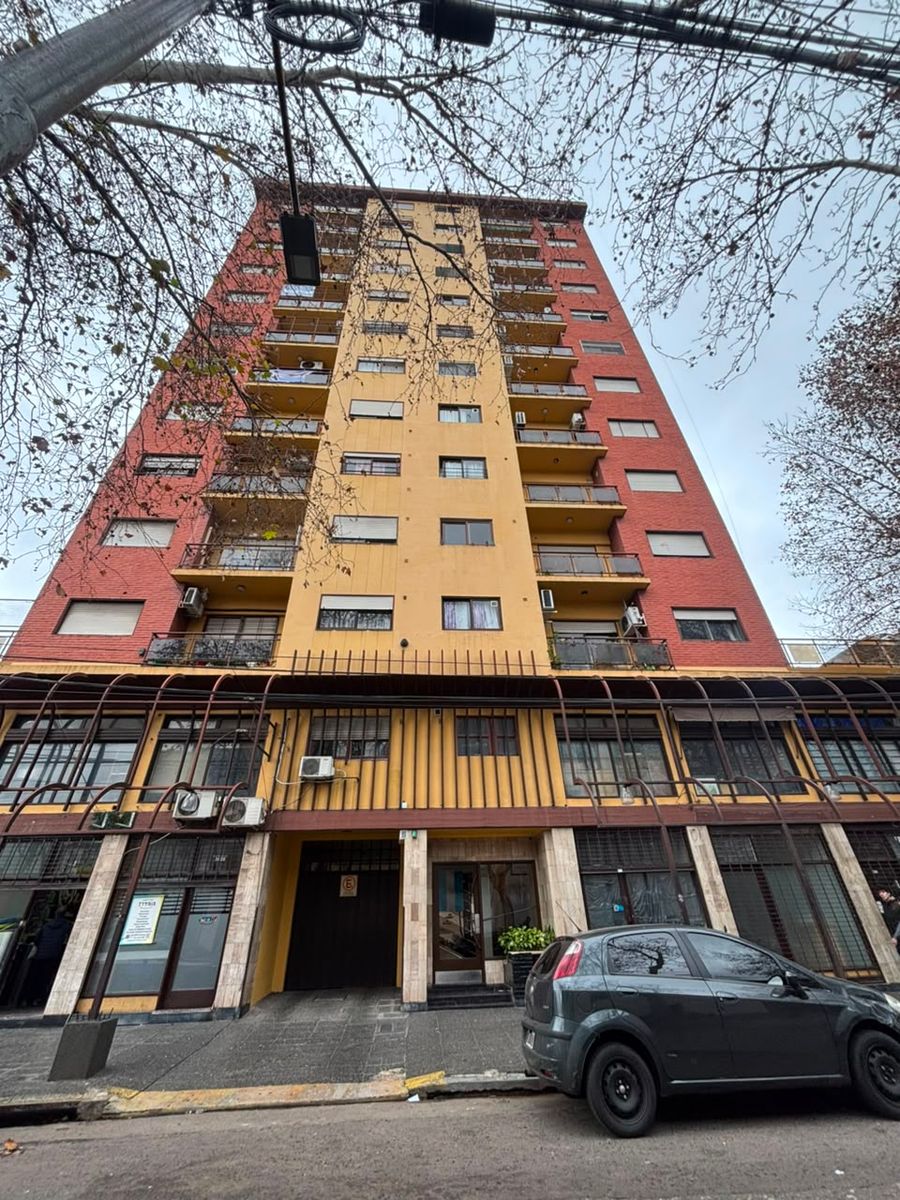 VENTA SAN MARTIN CENTRO Departamento 4 amb con cochera