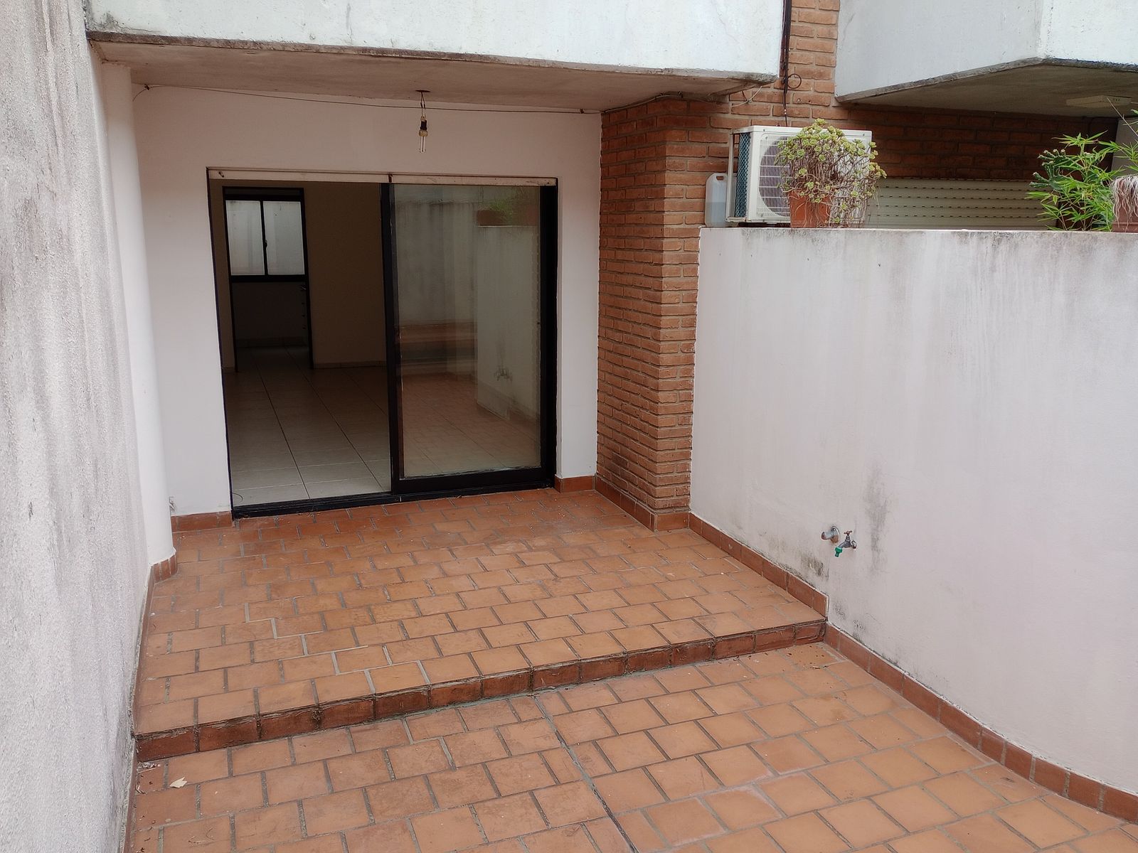 DEPARTAMENTO 2 AMB PLANTA BAJA CON PATIO Y COCHERA CUBIERTA SAN FERNANDO CENTRO