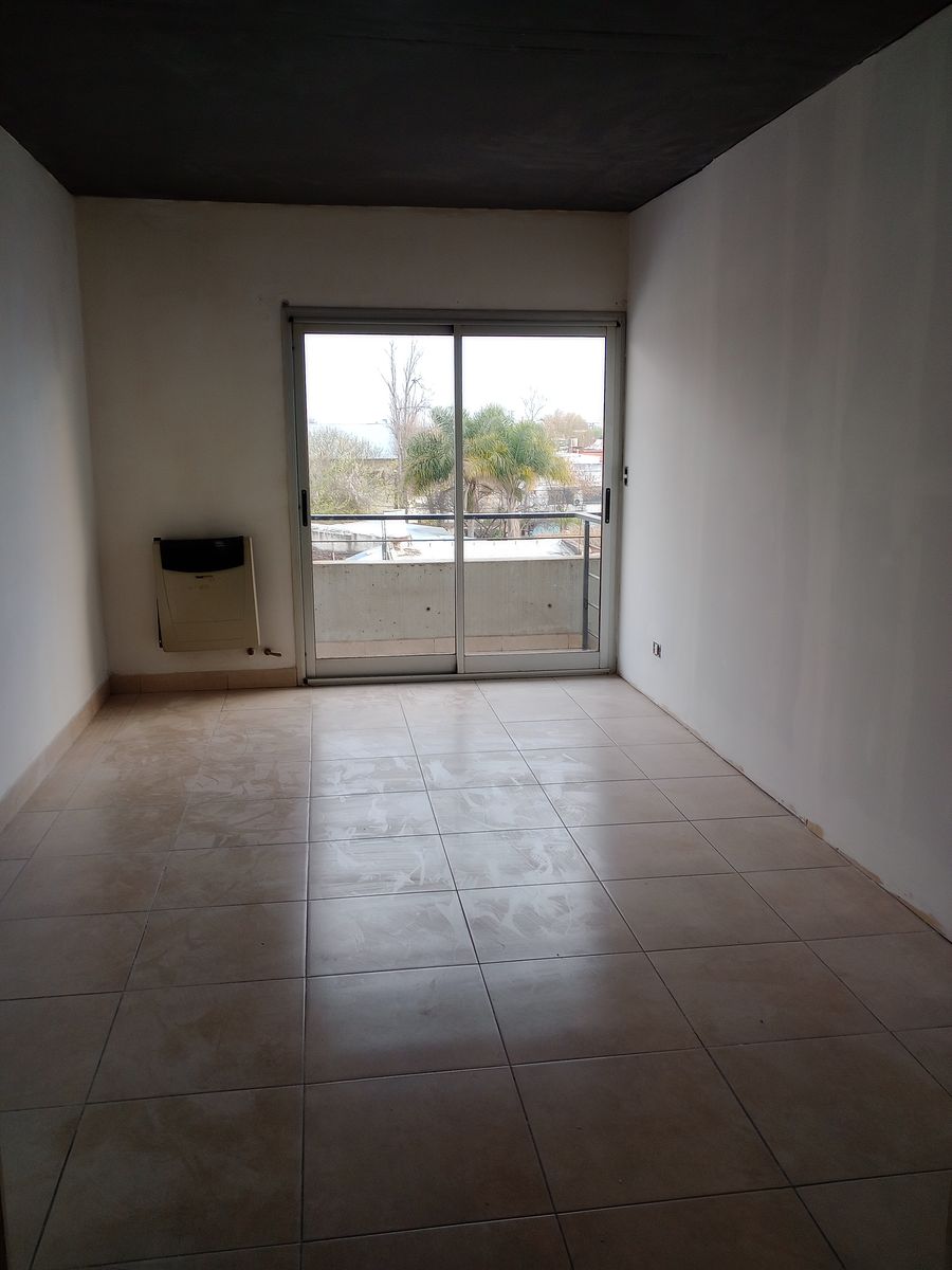 DEPTO 2 AMBIENTES CON BALCON SAN FERNANDO . BELGRANO 547
