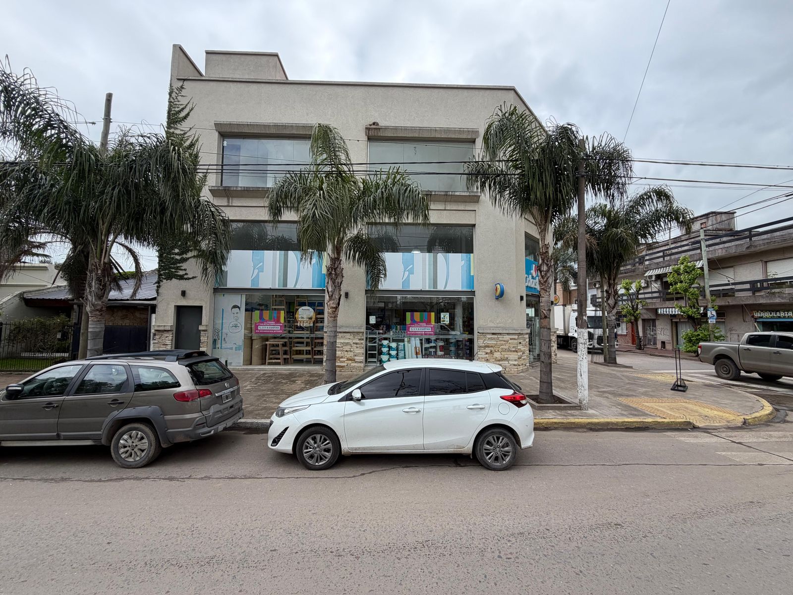 Local Comercial en esquina Av. España y Moreno, General Rodríguez