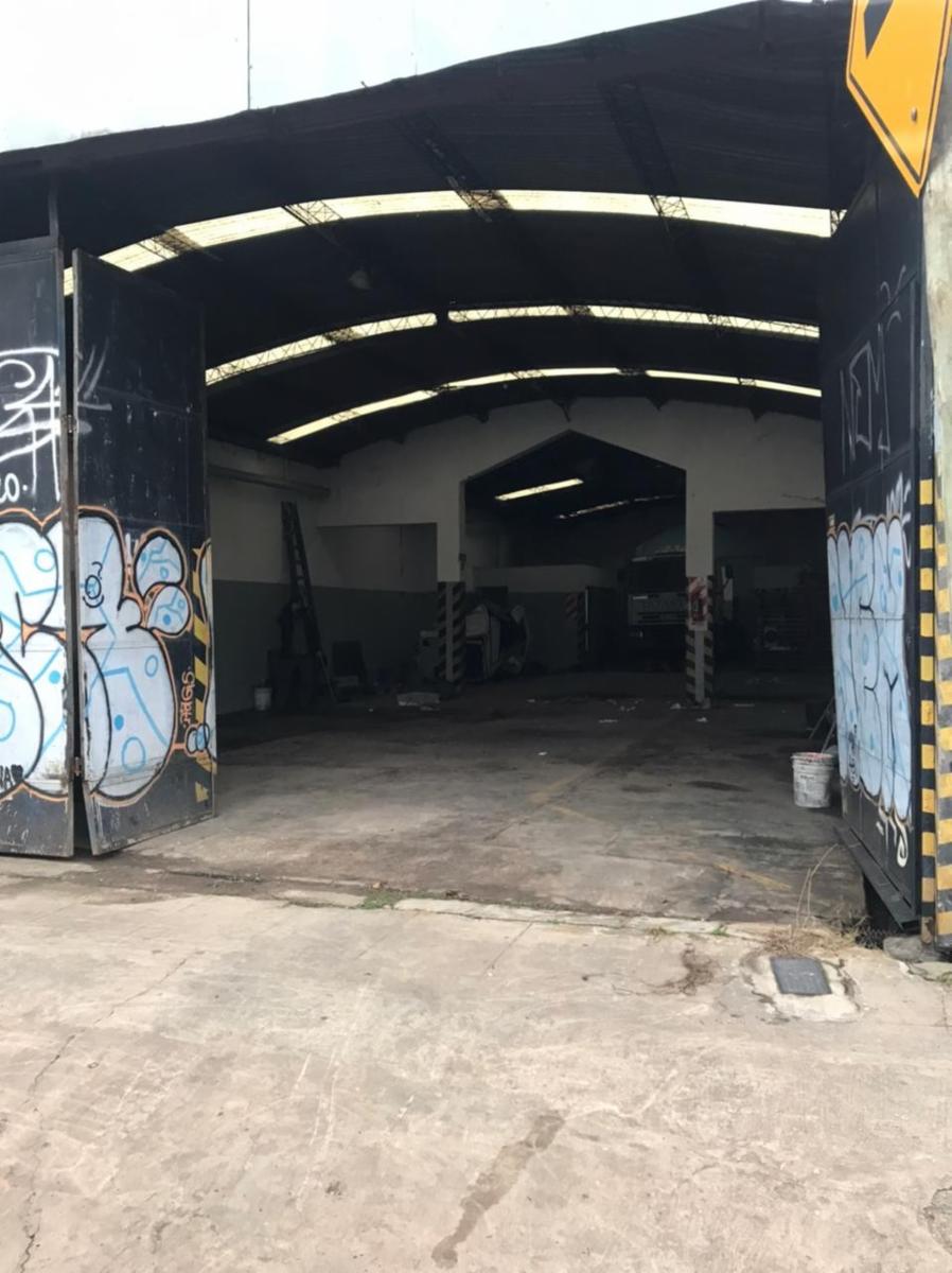Galpón de 440m2 en morón.