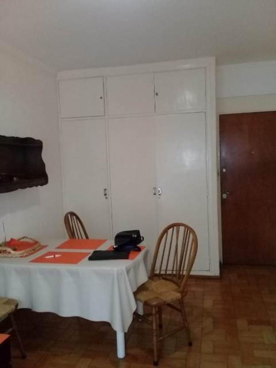 OPORTUNIDAD. DEPARTAMENTO DE UN AMBIENTE A LA CALLE CON BALCÓN SALIENTE. EXCELENTE