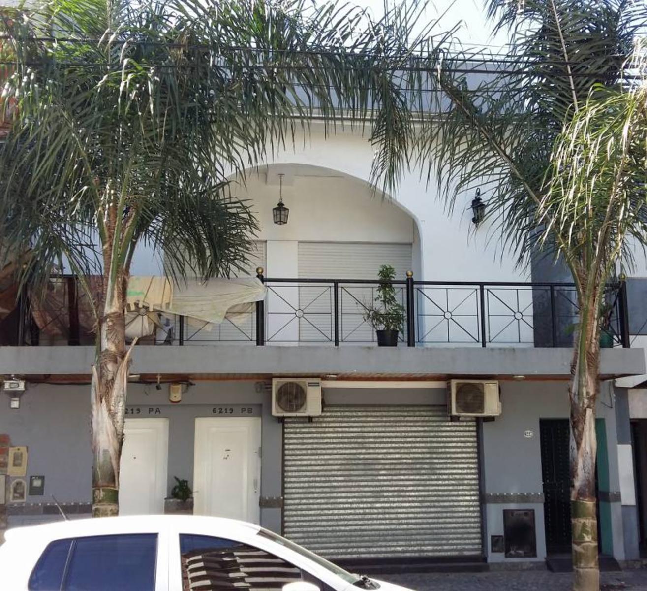 PH EN VENTA EN VILLA LURO 3 AMBIENTES PARRILLA Y LOCAL