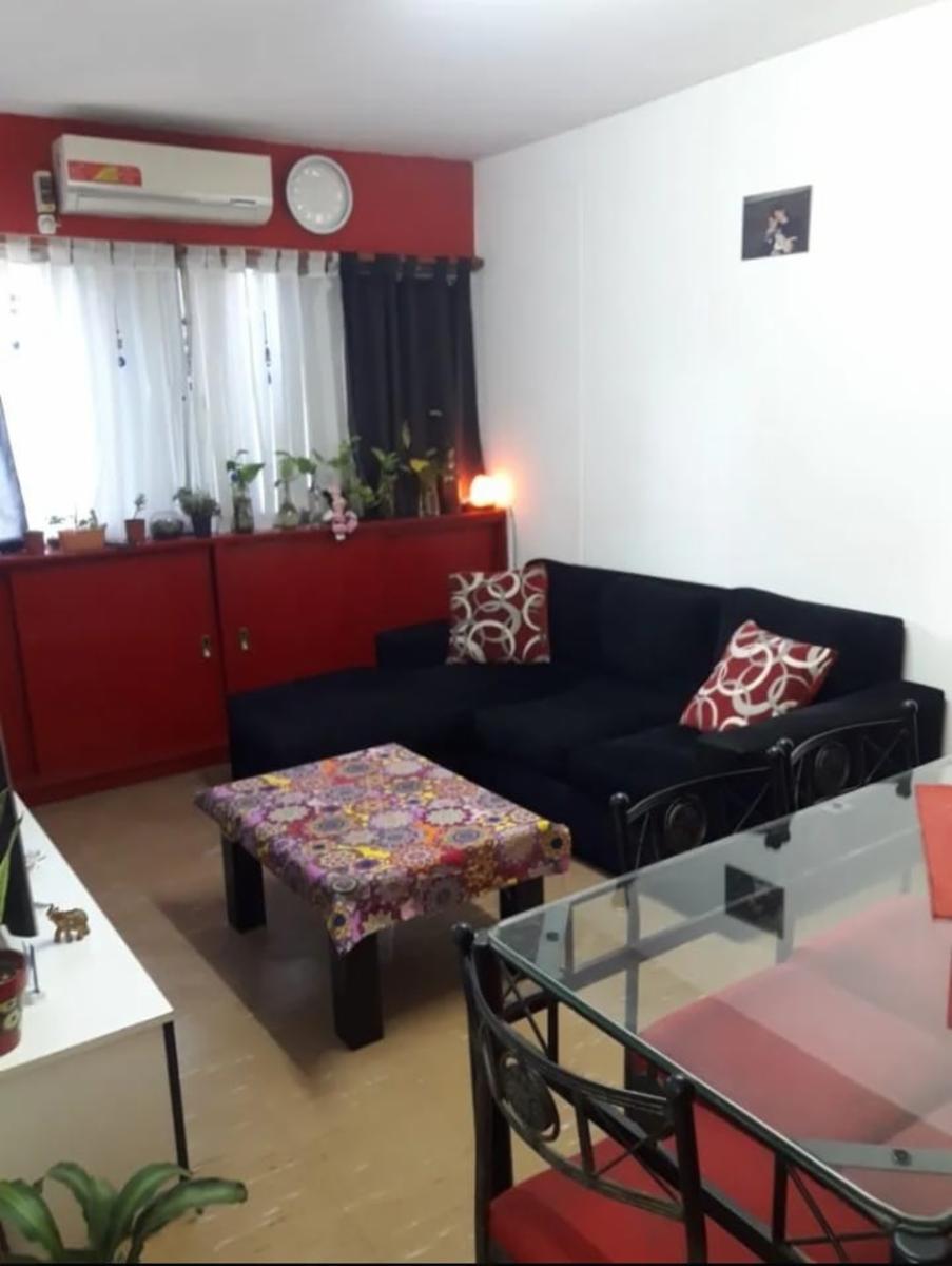 Excelente departamento de 3 ambientes al frente.