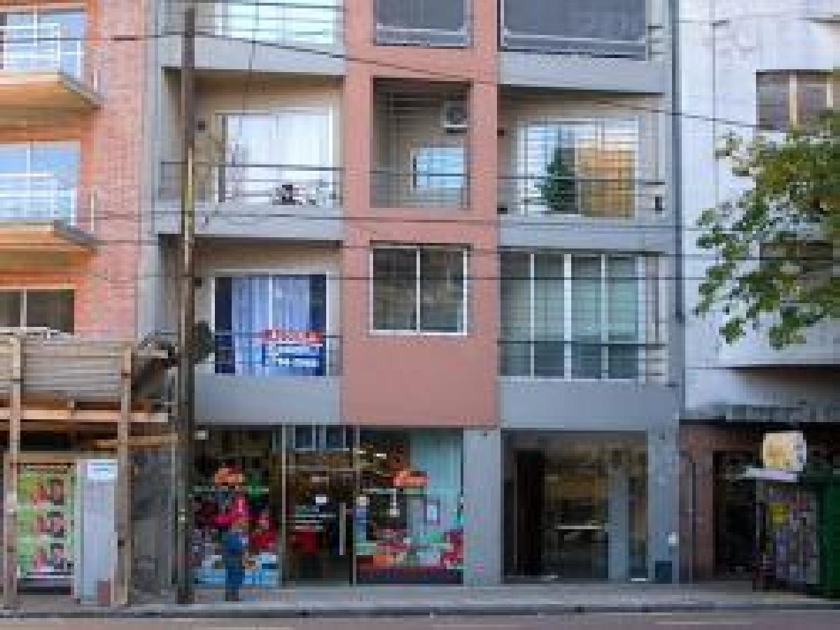 Excelente departamento de un ambiente muy amplio. El precio incluye amoblamiento, electrodomesticos, A°A° y equipamiento