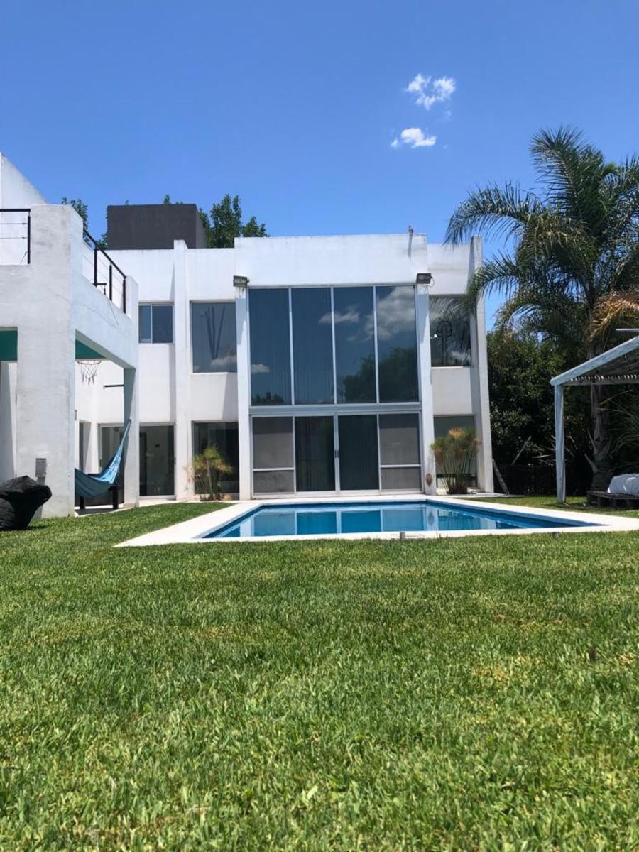 Alquiler Anual de casa 4 amb en Country San Patricio Moreno con Pileta . 1000 m2 Parque