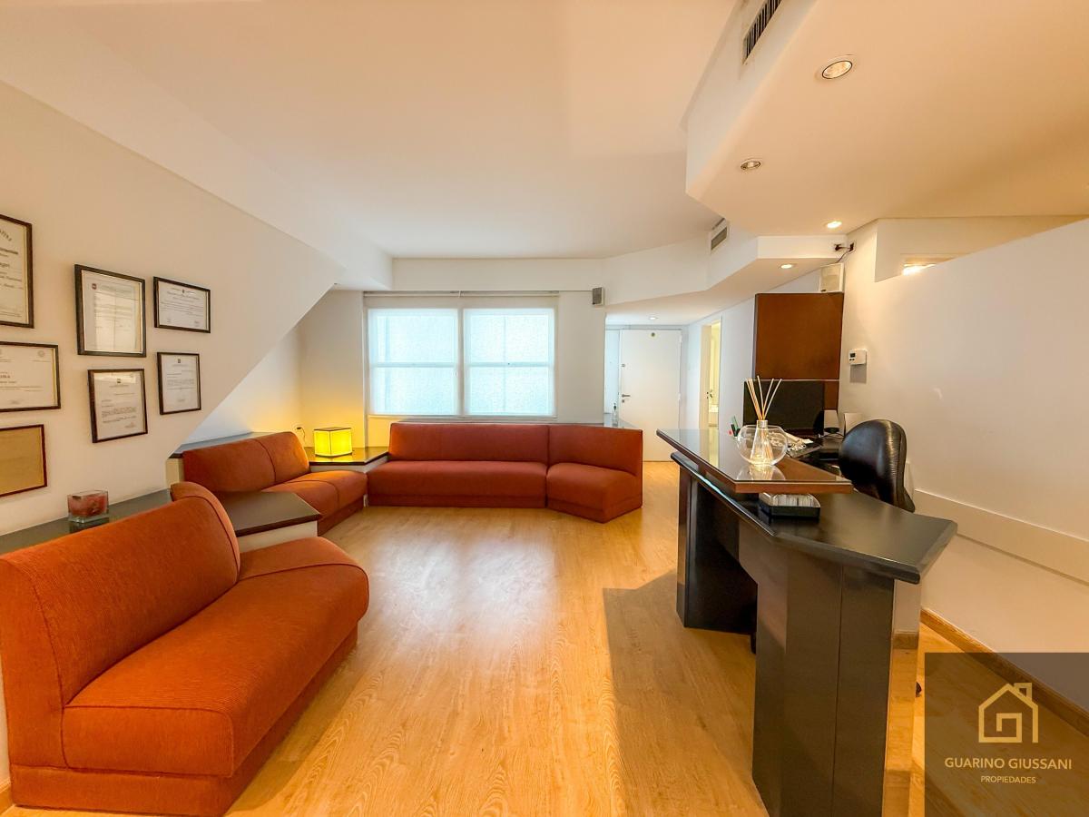 OFICINA EN PENTHOUSE con COCHERA- REMODELADA A NUEVO EN TRIBUNALES CON TOTEM DE SEG 24 H